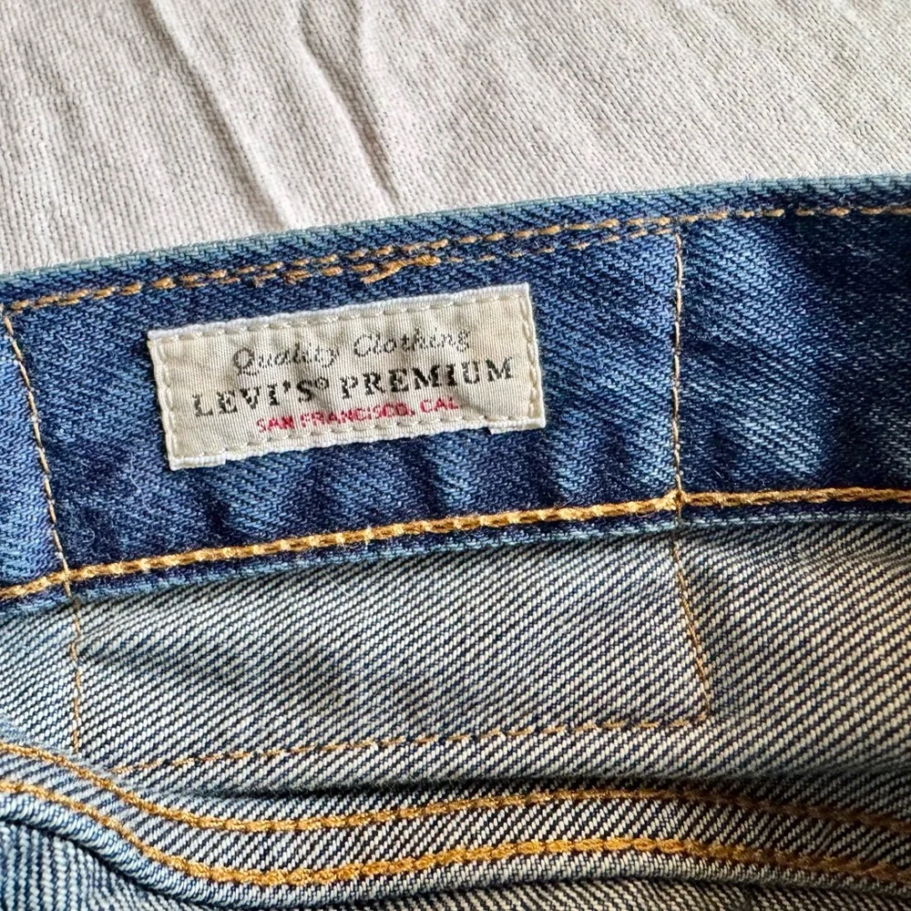 Levi's Premium Selvedge 501 Men's Straight Jeans in Medium Blue - Picture 10 of 12